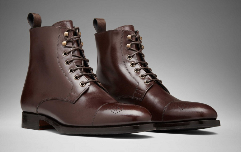Garnitur i odpowiednie buty w zimie