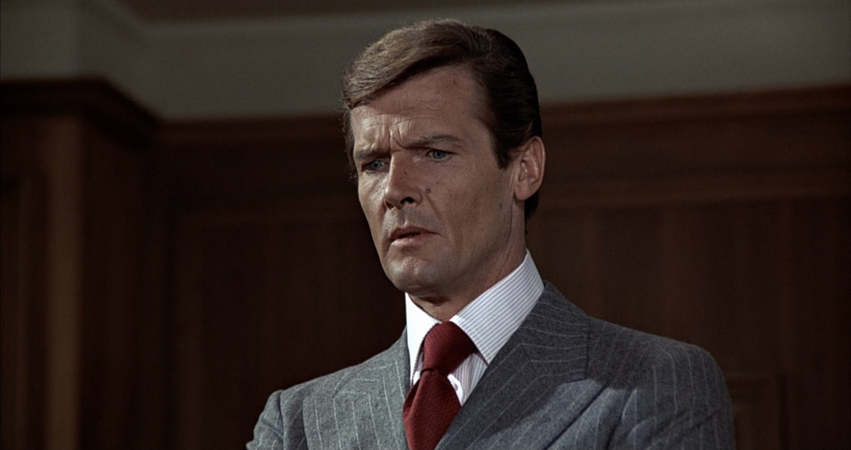 MrVintage pl 5 niezapomnianych stylizacji Rogera Moore'a z Bonda Garnitur flanelowy 2