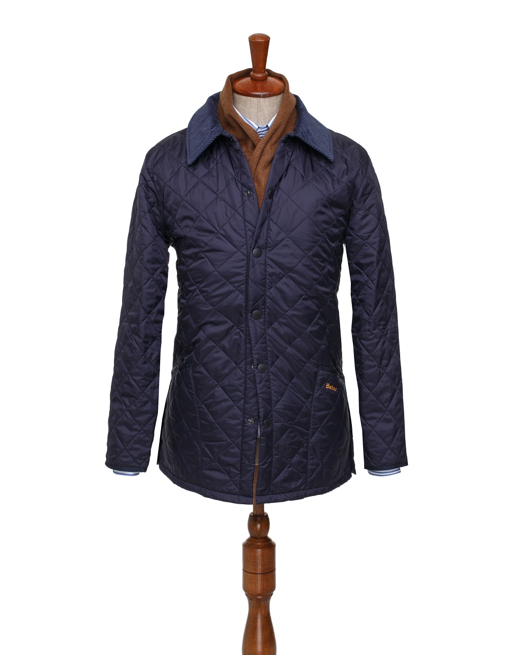 Elegancki spos&oacute;b wiązania szalik&oacute;w